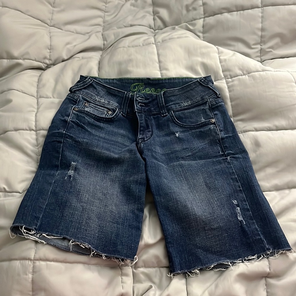 dELiA*s Reese Dark Wash Distressed Jean Bermuda Shorts Size 3/4 (Juniors)
